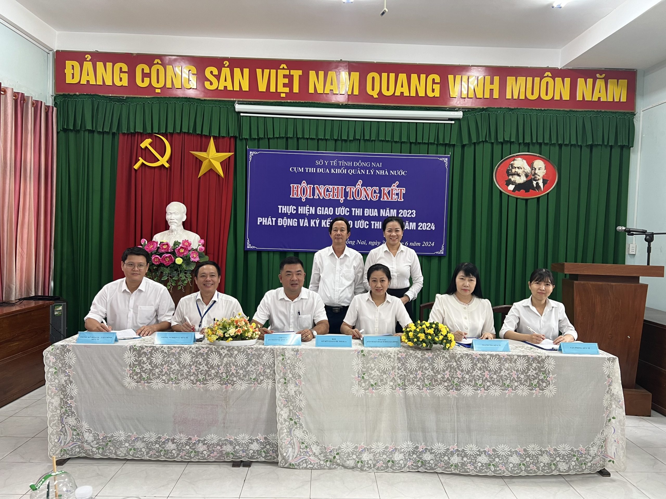 Cụm thi đua Cơ quan Sở Y tế – Quản lý nhà nước ký kết giao ước thi đua năm 2024