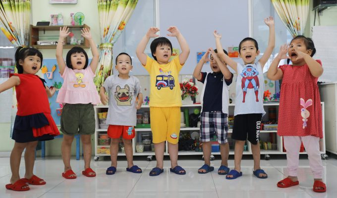 ‘Lương tối thiểu đủ nuôi gia đình mới khuyến khích được người dân sinh con’