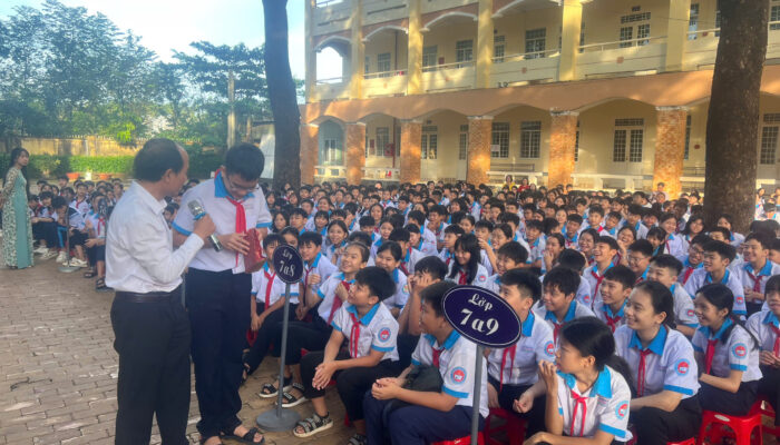 Sinh hoạt chuyên đề về tâm sinh lý tuổi dậy thì và  sức khỏe sinh sản vị thành niên